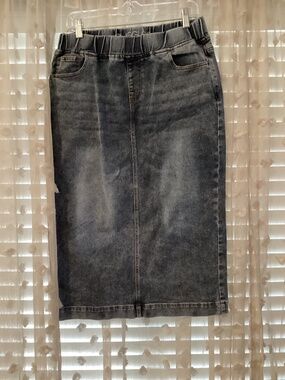NUGGLES Women’s Medium Denim Skirt